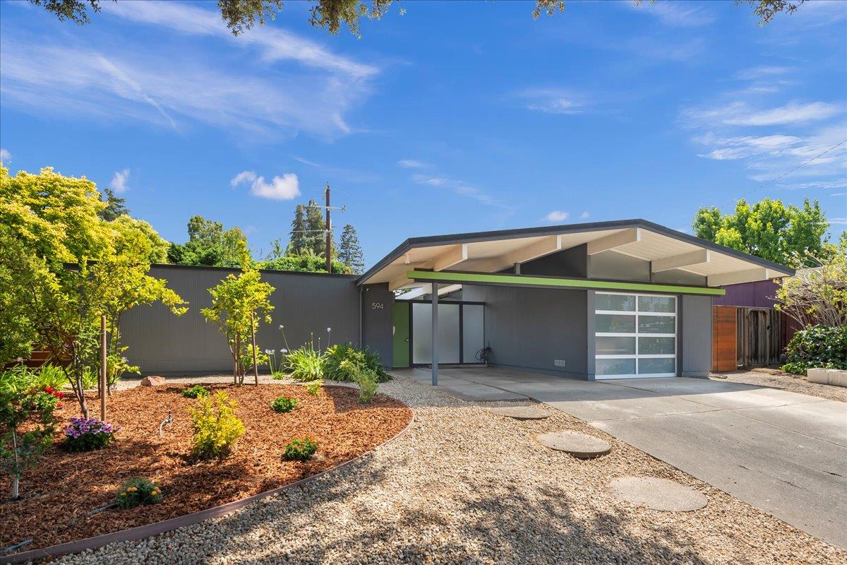 Detail Gallery Image 3 of 45 For 594 W Remington Dr, Sunnyvale,  CA 94087 - 4 Beds | 2 Baths