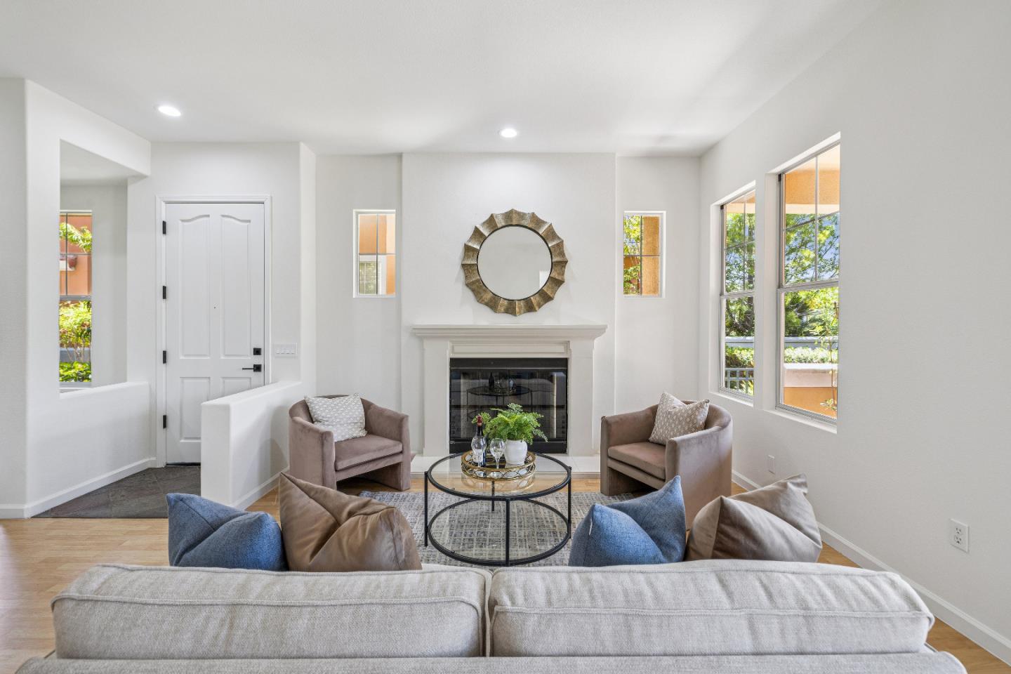 Detail Gallery Image 11 of 90 For 5365 Silver Knoll Ct, San Jose,  CA 95138 - 2 Beds | 2 Baths