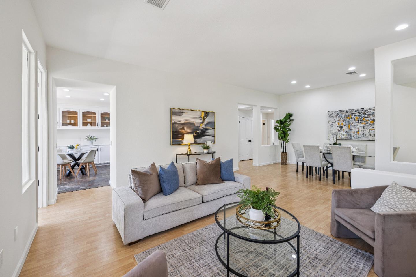 Detail Gallery Image 15 of 90 For 5365 Silver Knoll Ct, San Jose,  CA 95138 - 2 Beds | 2 Baths