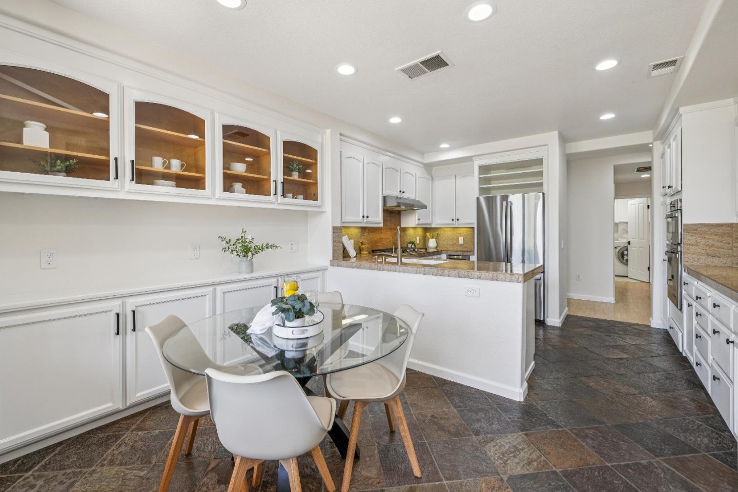 Detail Gallery Image 27 of 90 For 5365 Silver Knoll Ct, San Jose,  CA 95138 - 2 Beds | 2 Baths