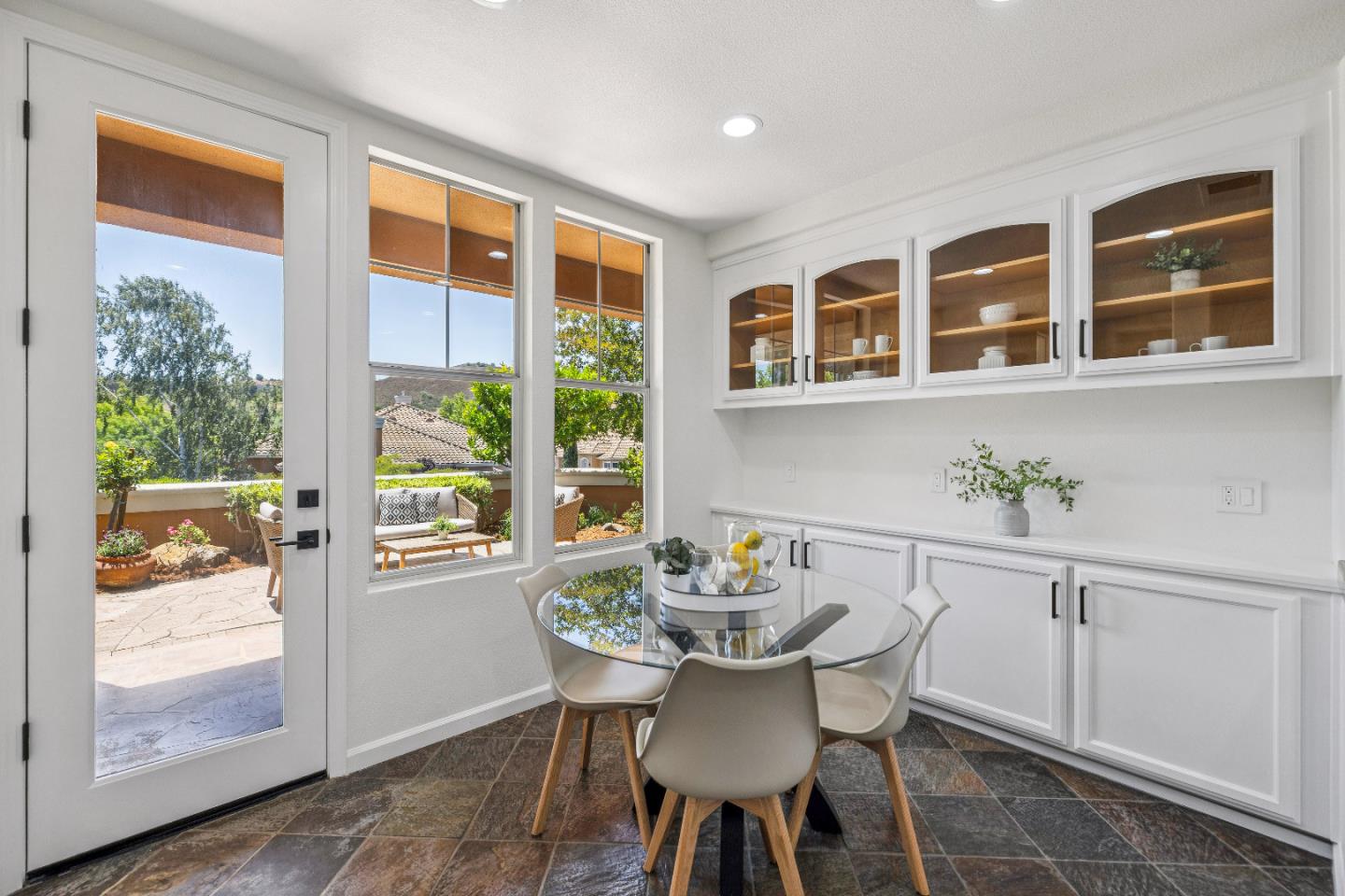 Detail Gallery Image 29 of 90 For 5365 Silver Knoll Ct, San Jose,  CA 95138 - 2 Beds | 2 Baths