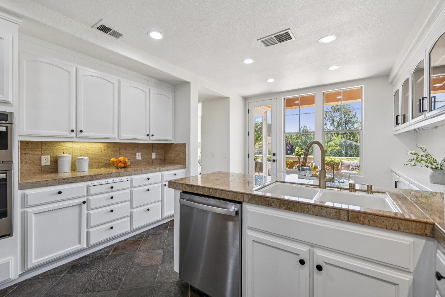 Detail Gallery Image 36 of 90 For 5365 Silver Knoll Ct, San Jose,  CA 95138 - 2 Beds | 2 Baths