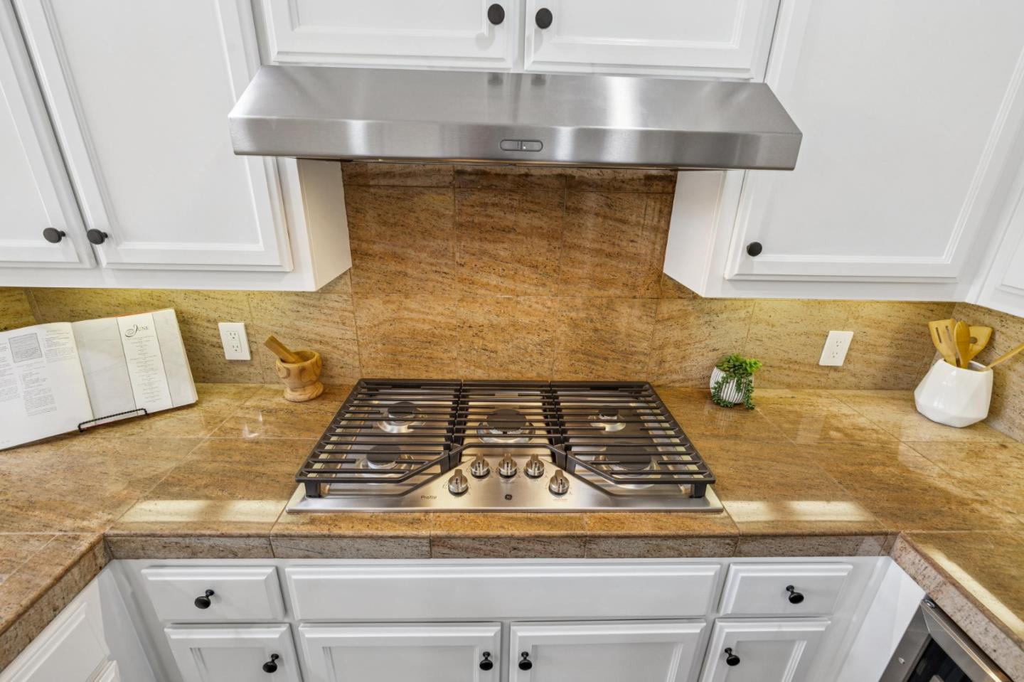 Detail Gallery Image 37 of 90 For 5365 Silver Knoll Ct, San Jose,  CA 95138 - 2 Beds | 2 Baths
