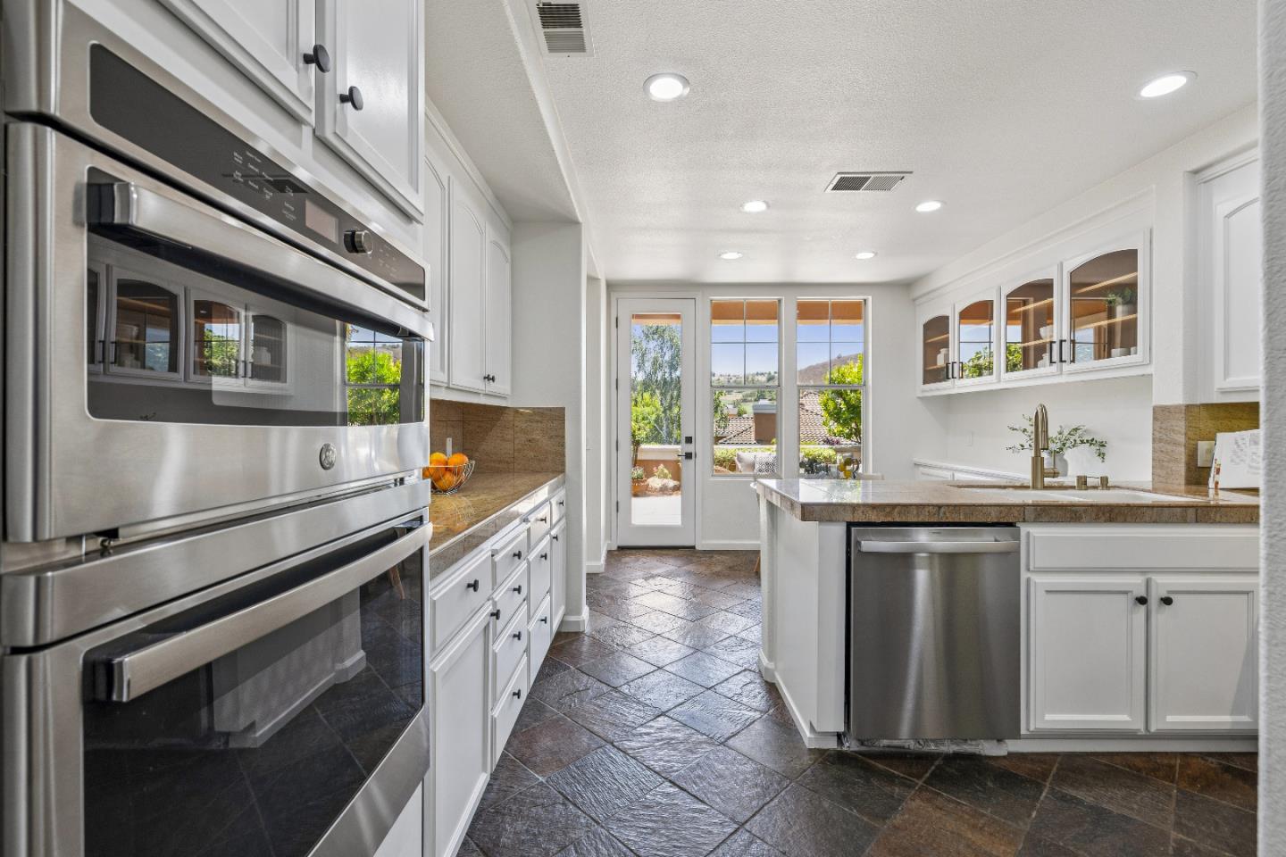 Detail Gallery Image 40 of 90 For 5365 Silver Knoll Ct, San Jose,  CA 95138 - 2 Beds | 2 Baths