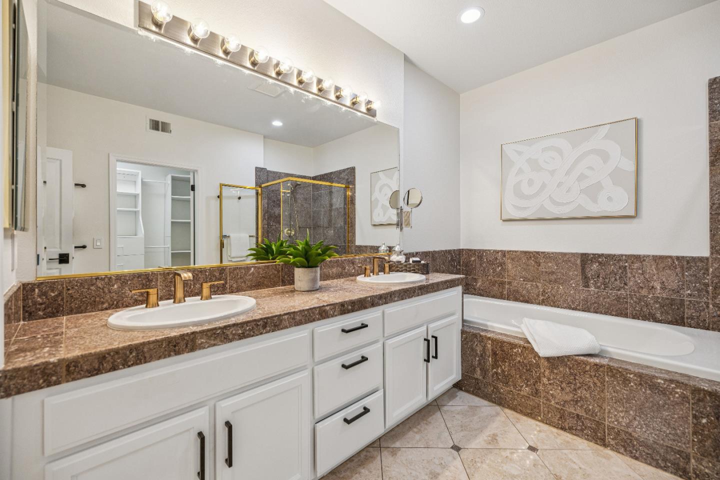 Detail Gallery Image 52 of 90 For 5365 Silver Knoll Ct, San Jose,  CA 95138 - 2 Beds | 2 Baths