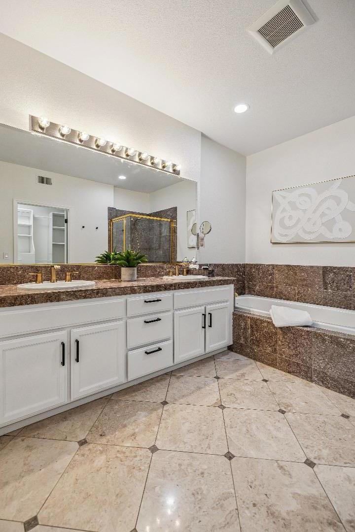 Detail Gallery Image 55 of 90 For 5365 Silver Knoll Ct, San Jose,  CA 95138 - 2 Beds | 2 Baths