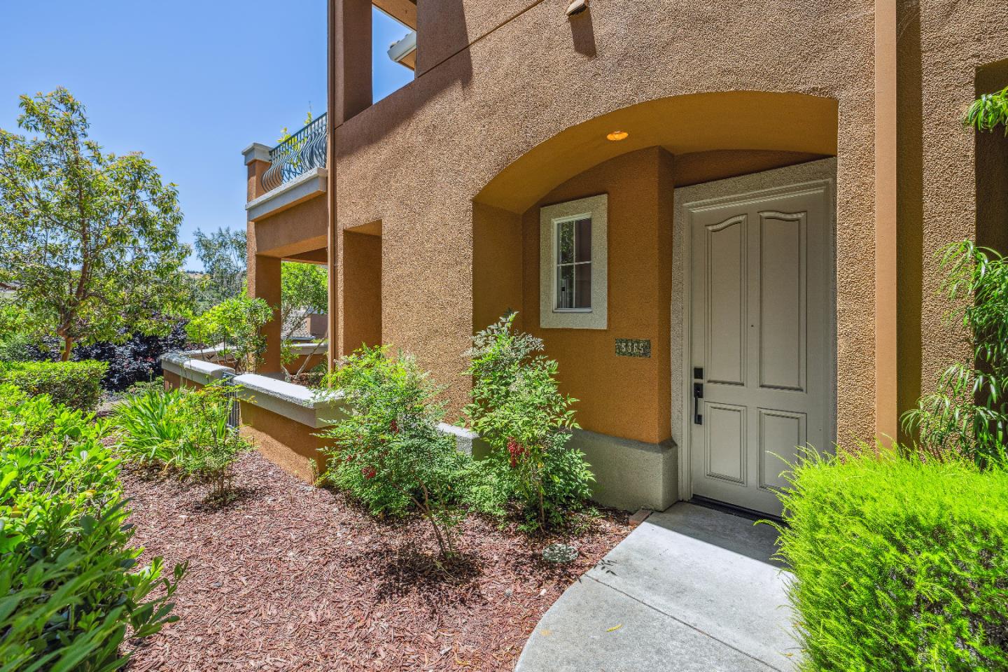 Detail Gallery Image 7 of 90 For 5365 Silver Knoll Ct, San Jose,  CA 95138 - 2 Beds | 2 Baths