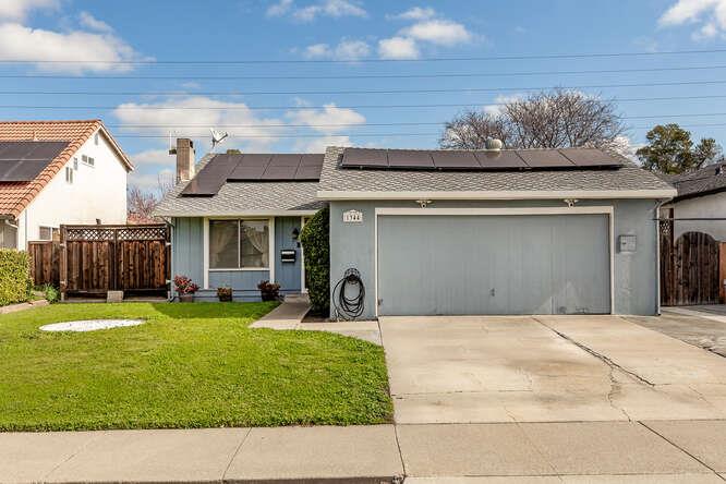 Detail Gallery Image 2 of 29 For 1344 Tofts Dr, San Jose,  CA 95131 - 3 Beds | 2 Baths