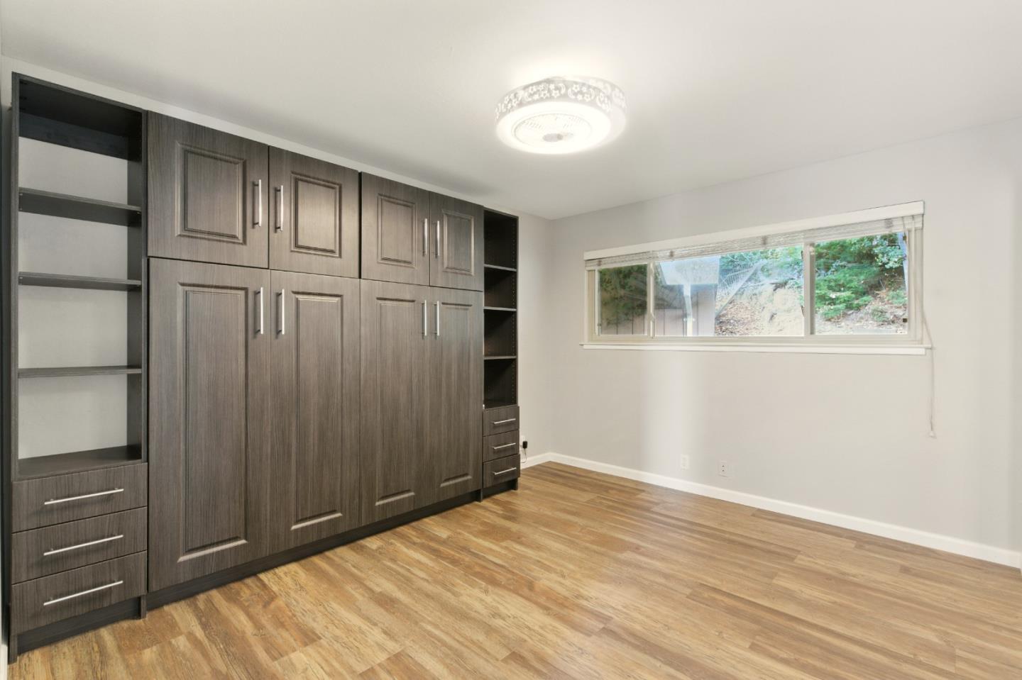 Detail Gallery Image 23 of 43 For 18009 Laird Ct, Castro Valley,  CA 94546 - 3 Beds | 3 Baths