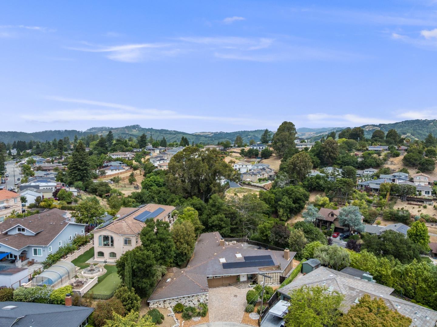 Detail Gallery Image 39 of 43 For 18009 Laird Ct, Castro Valley,  CA 94546 - 3 Beds | 3 Baths