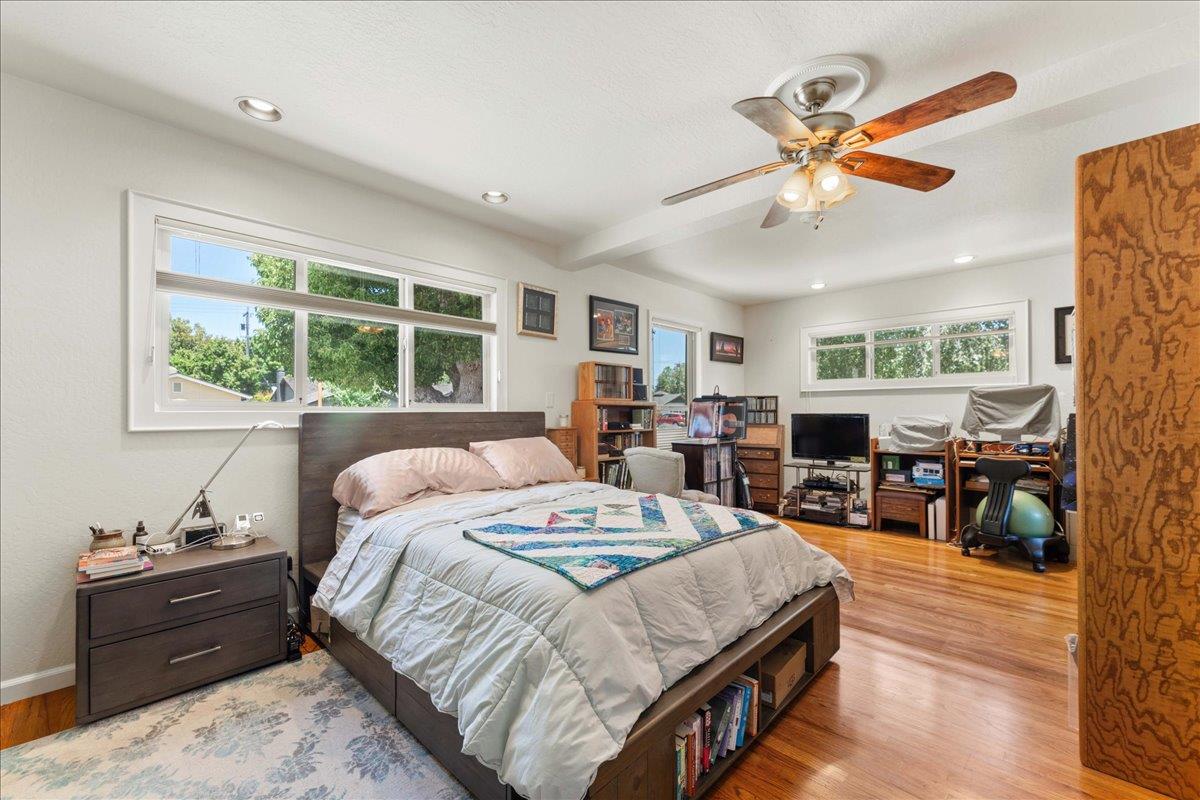 Detail Gallery Image 17 of 28 For 1300 Patio Dr, Campbell,  CA 95008 - 3 Beds | 2/1 Baths