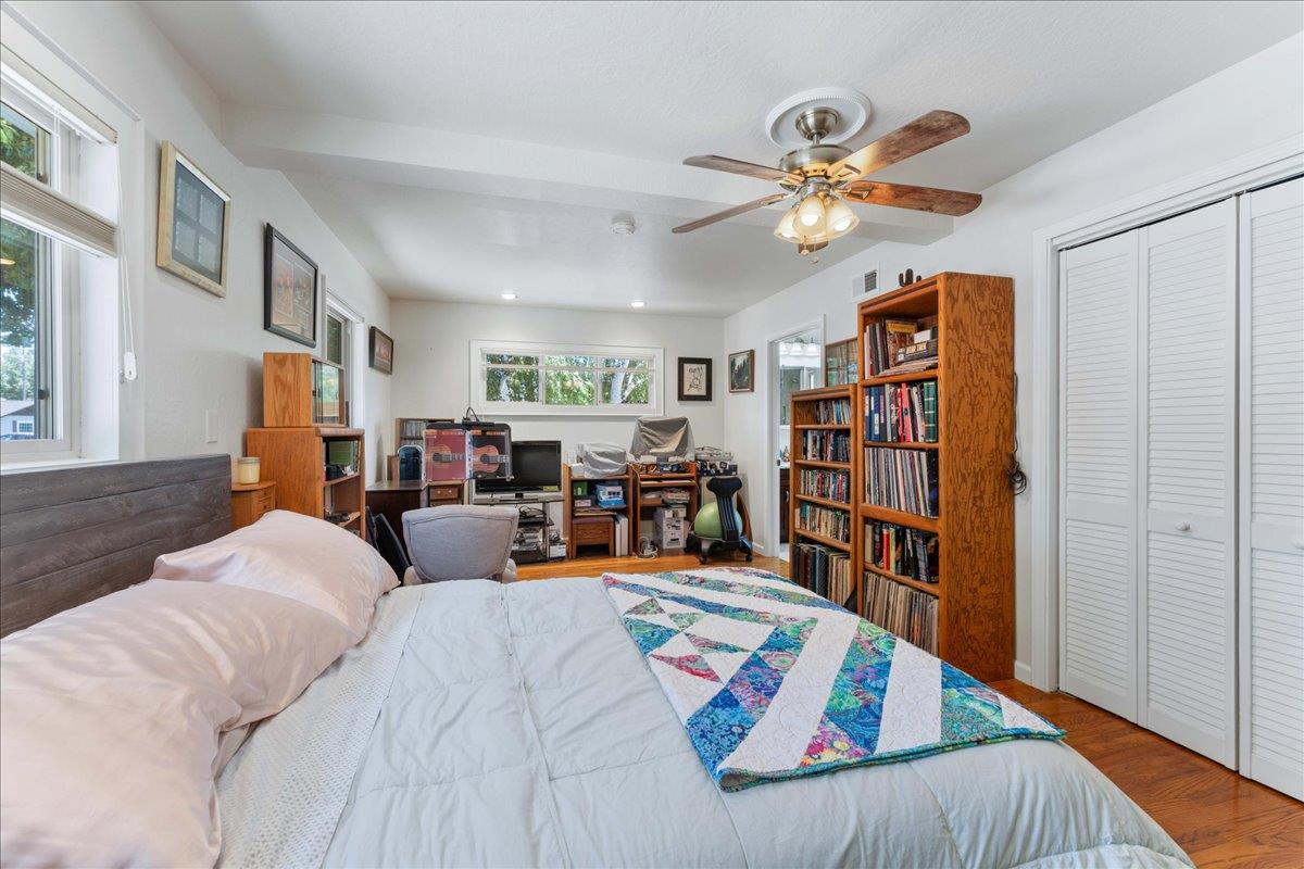 Detail Gallery Image 18 of 28 For 1300 Patio Dr, Campbell,  CA 95008 - 3 Beds | 2/1 Baths