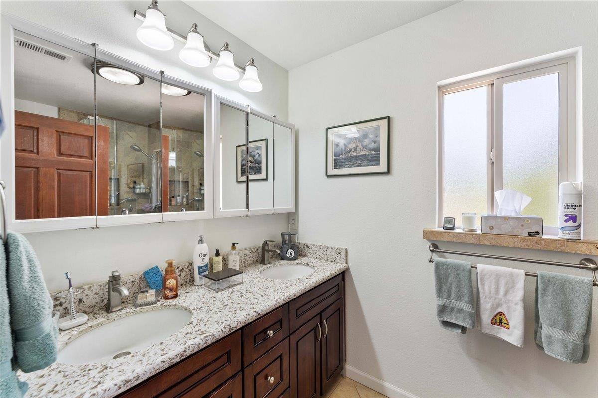 Detail Gallery Image 20 of 28 For 1300 Patio Dr, Campbell,  CA 95008 - 3 Beds | 2/1 Baths