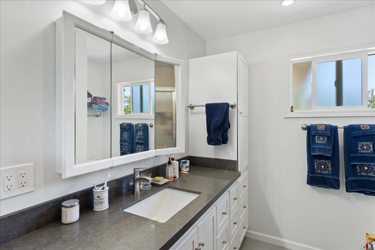 Detail Gallery Image 24 of 28 For 1300 Patio Dr, Campbell,  CA 95008 - 3 Beds | 2/1 Baths