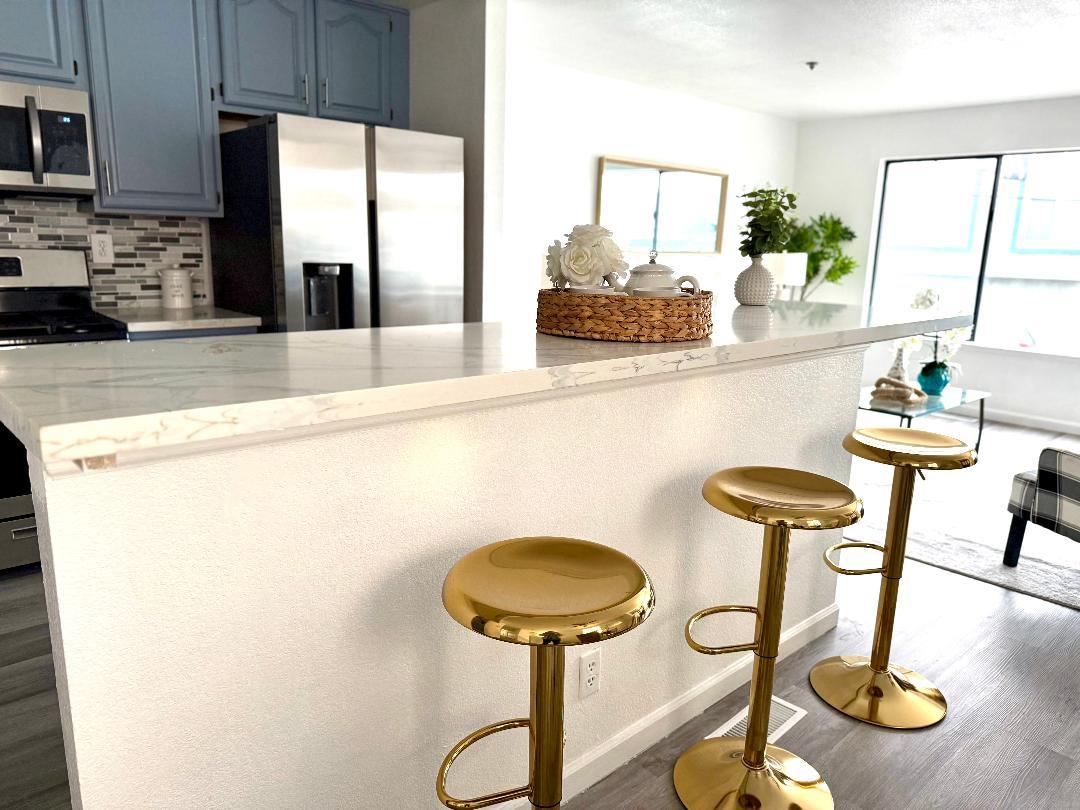 Detail Gallery Image 9 of 30 For 900 Hillside Blvd, Daly City,  CA 94014 - 4 Beds | 3 Baths
