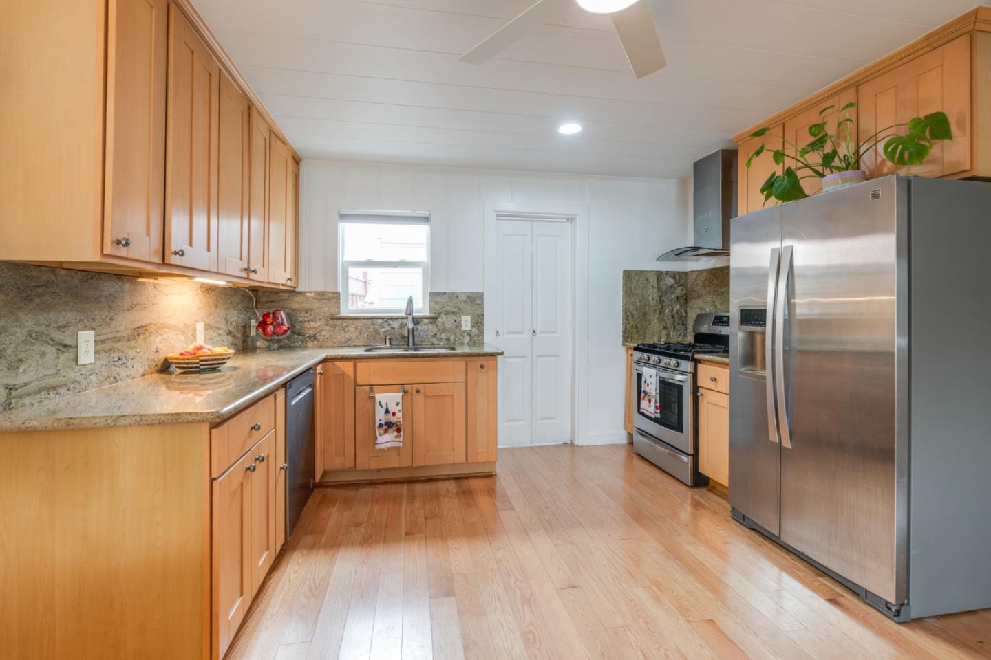 Detail Gallery Image 7 of 25 For 293 Florida Ave, San Bruno,  CA 94066 - 2 Beds | 1 Baths