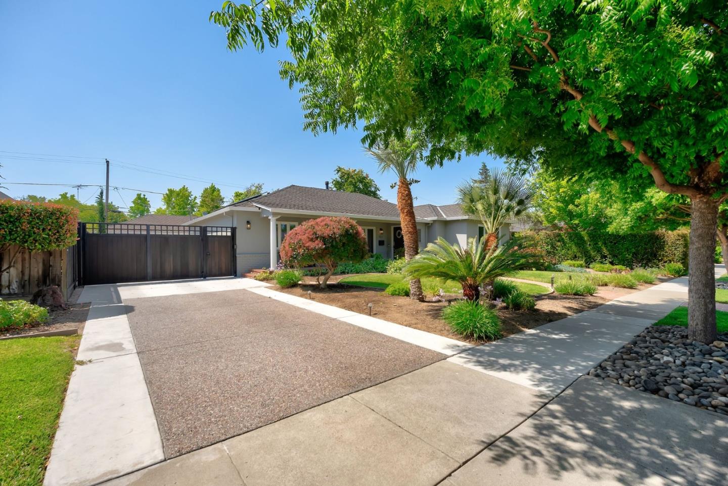 Detail Gallery Image 4 of 50 For 1132 Husted Ave, San Jose,  CA 95125 - 4 Beds | 3 Baths