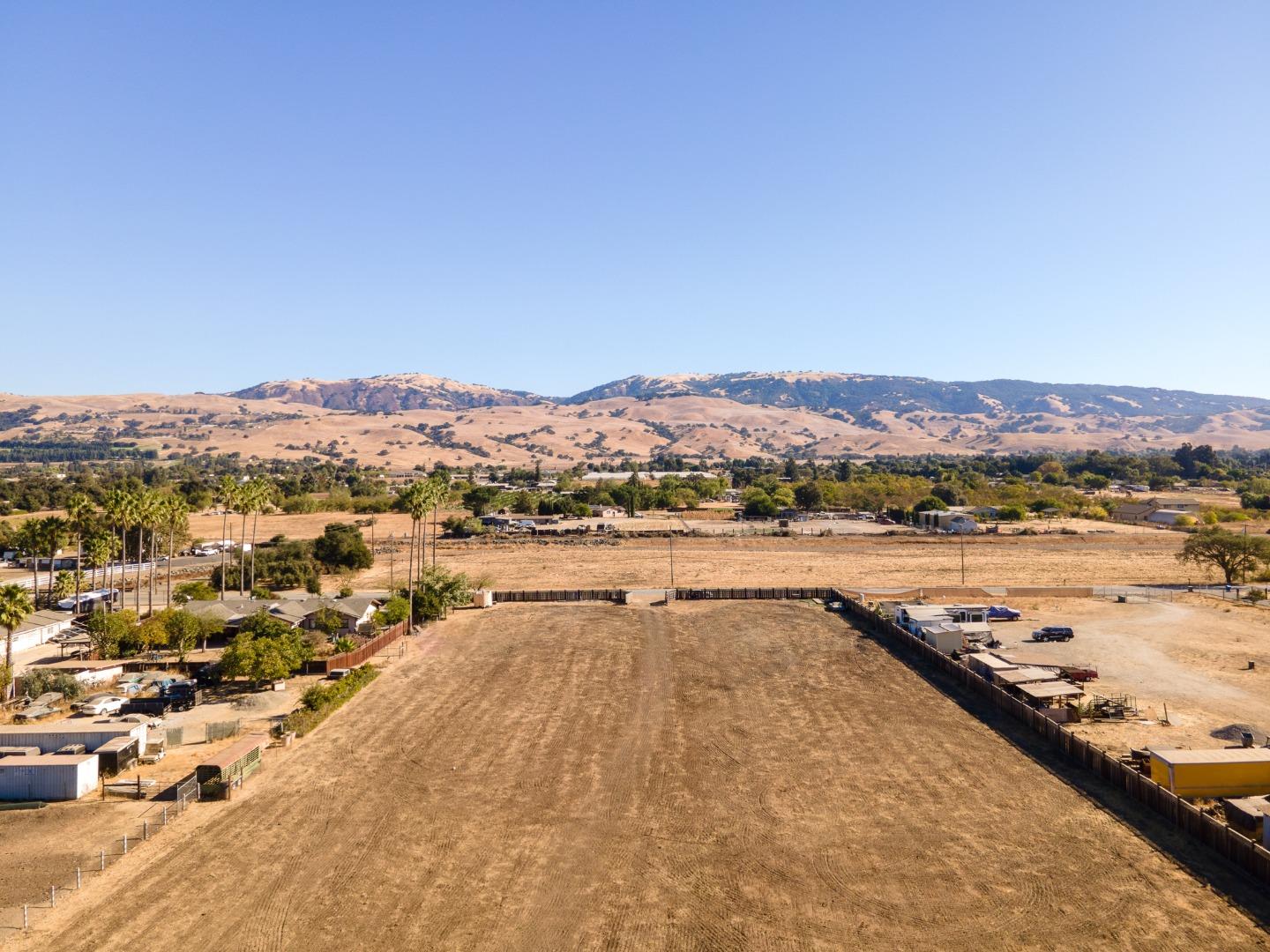 Detail Gallery Image 2 of 7 For 13705 Sycamore Ave, San Martin,  CA 95046 - – Beds | – Baths