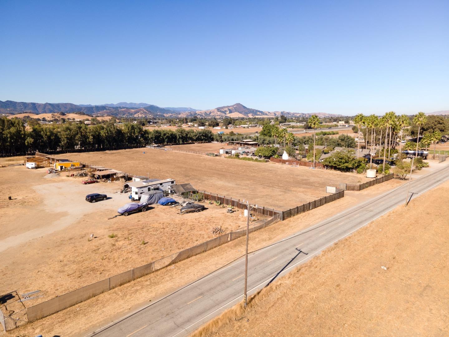 Detail Gallery Image 4 of 7 For 13705 Sycamore Ave, San Martin,  CA 95046 - – Beds | – Baths