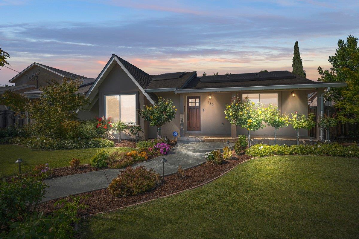 Detail Gallery Image 2 of 31 For 180 Maro Dr, San Jose,  CA 95127 - 3 Beds | 2 Baths