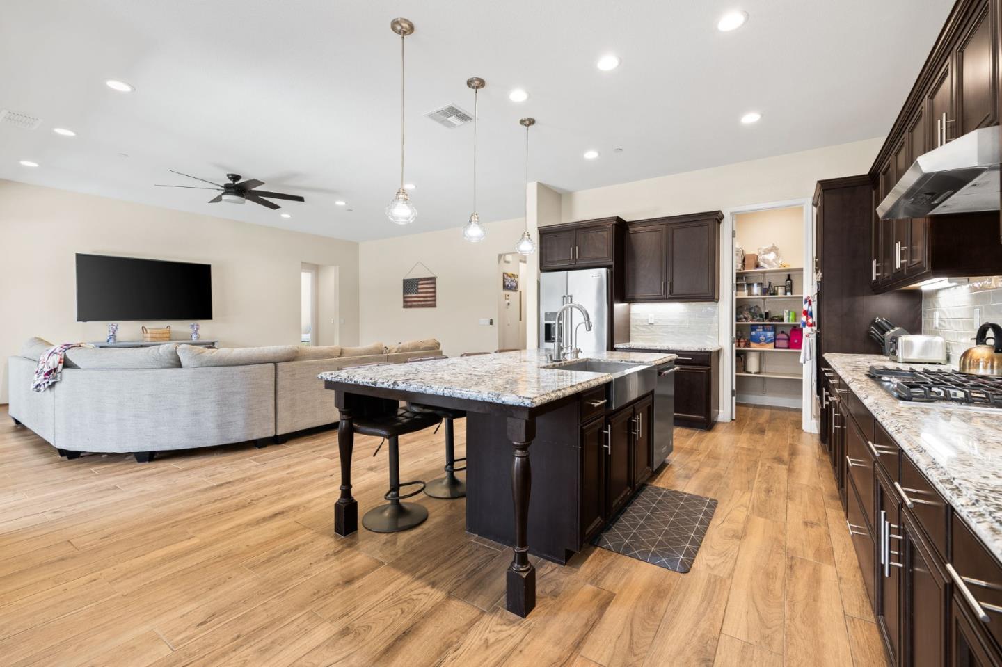 Detail Gallery Image 11 of 36 For 36 Freeport Ct, Discovery Bay,  CA 94505 - 4 Beds | 3/1 Baths