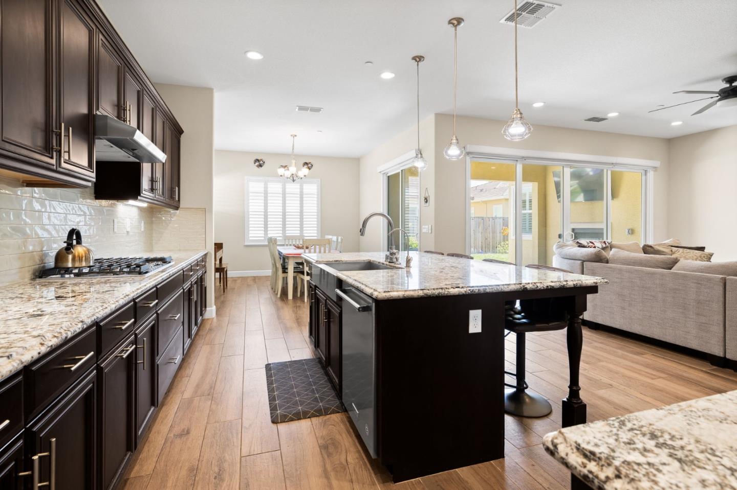 Detail Gallery Image 12 of 36 For 36 Freeport Ct, Discovery Bay,  CA 94505 - 4 Beds | 3/1 Baths