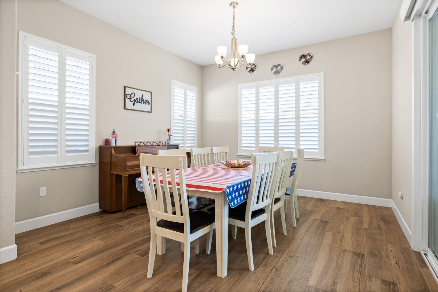 Detail Gallery Image 13 of 36 For 36 Freeport Ct, Discovery Bay,  CA 94505 - 4 Beds | 3/1 Baths
