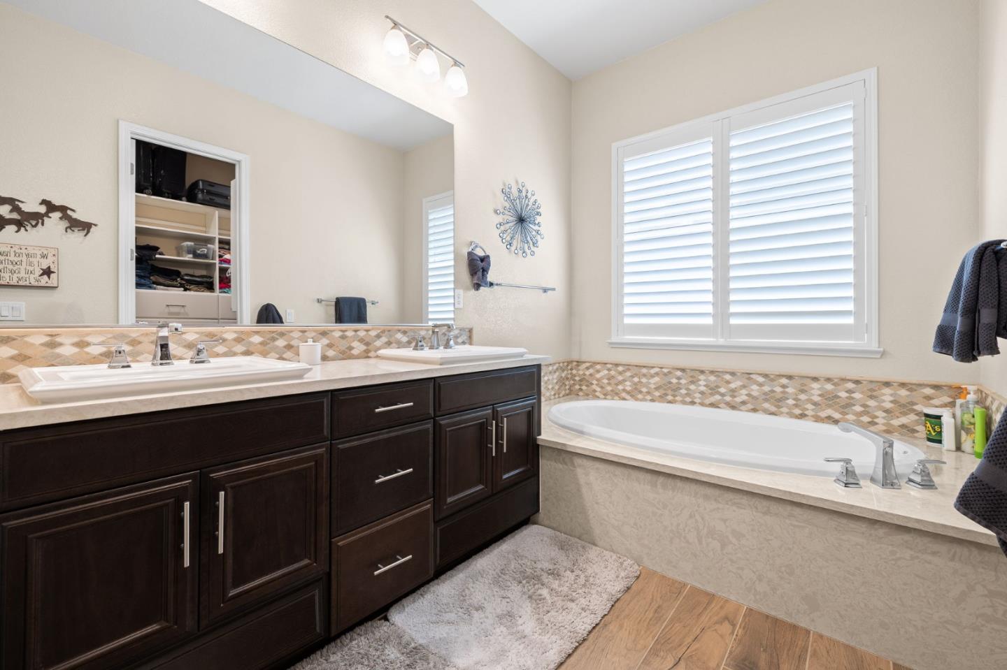Detail Gallery Image 19 of 36 For 36 Freeport Ct, Discovery Bay,  CA 94505 - 4 Beds | 3/1 Baths