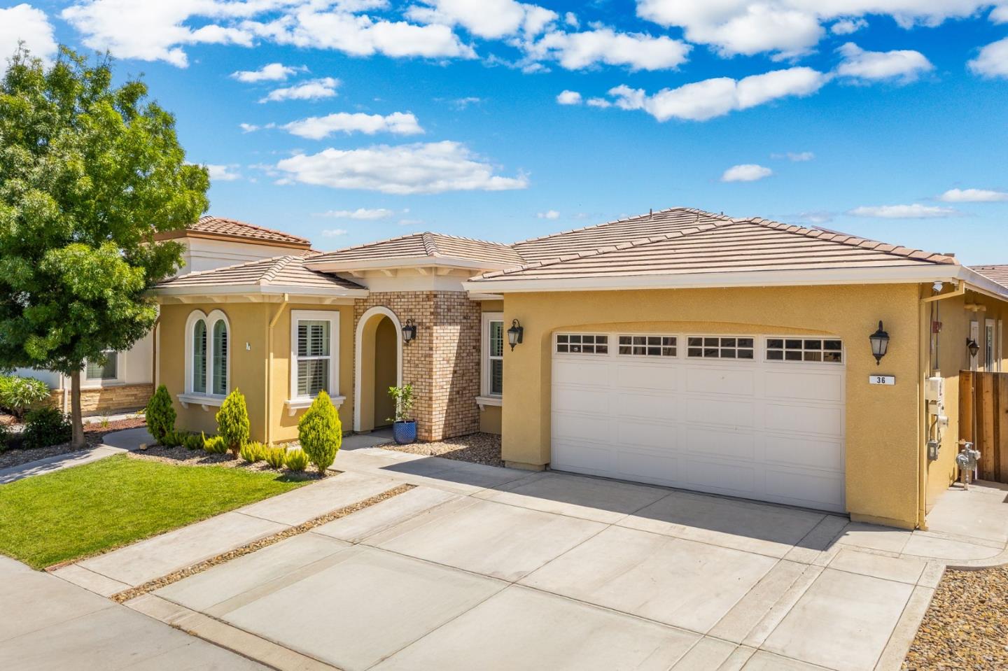 Detail Gallery Image 2 of 36 For 36 Freeport Ct, Discovery Bay,  CA 94505 - 4 Beds | 3/1 Baths