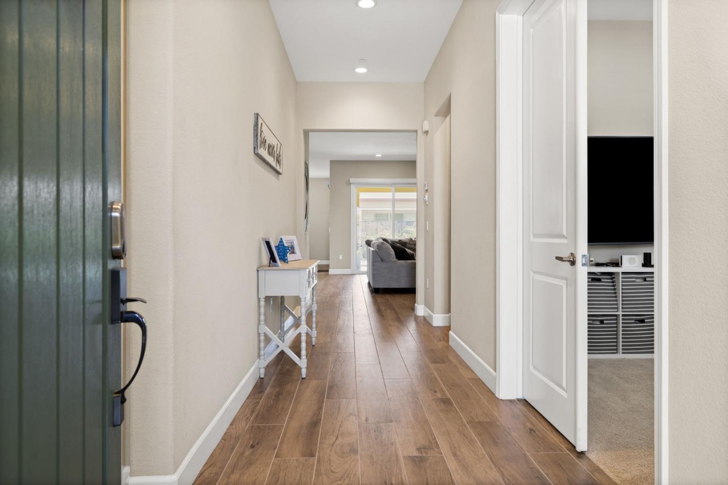 Detail Gallery Image 4 of 36 For 36 Freeport Ct, Discovery Bay,  CA 94505 - 4 Beds | 3/1 Baths