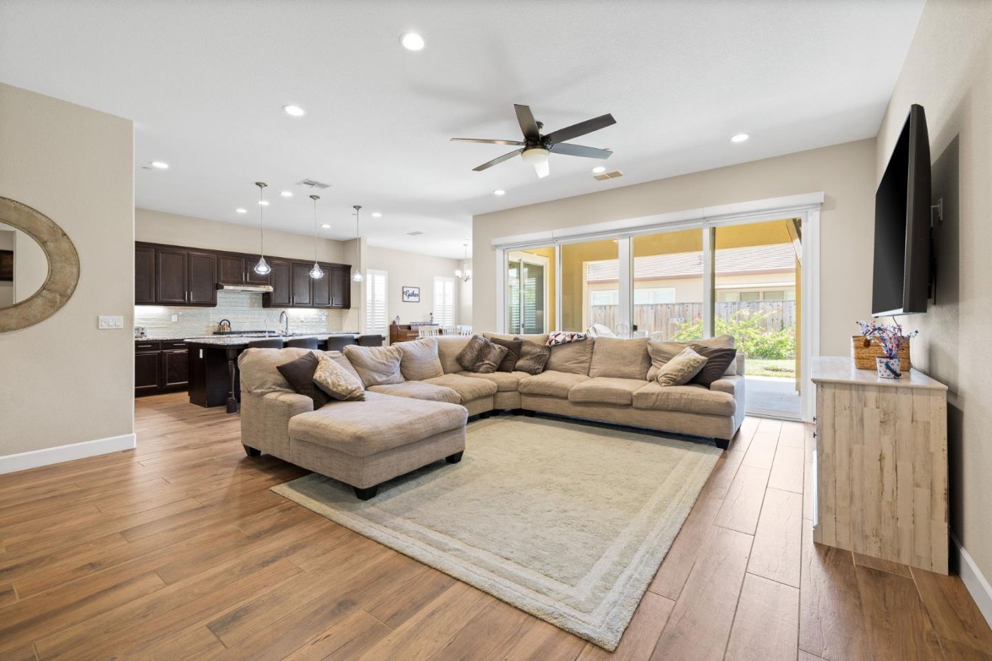 Detail Gallery Image 6 of 36 For 36 Freeport Ct, Discovery Bay,  CA 94505 - 4 Beds | 3/1 Baths