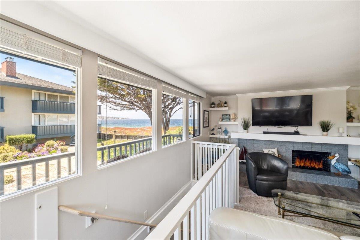 Detail Gallery Image 10 of 57 For 36 La Playa St, Monterey,  CA 93940 - 2 Beds | 2/1 Baths
