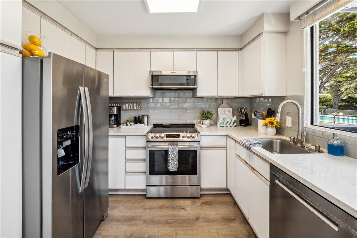 Detail Gallery Image 12 of 57 For 36 La Playa St, Monterey,  CA 93940 - 2 Beds | 2/1 Baths