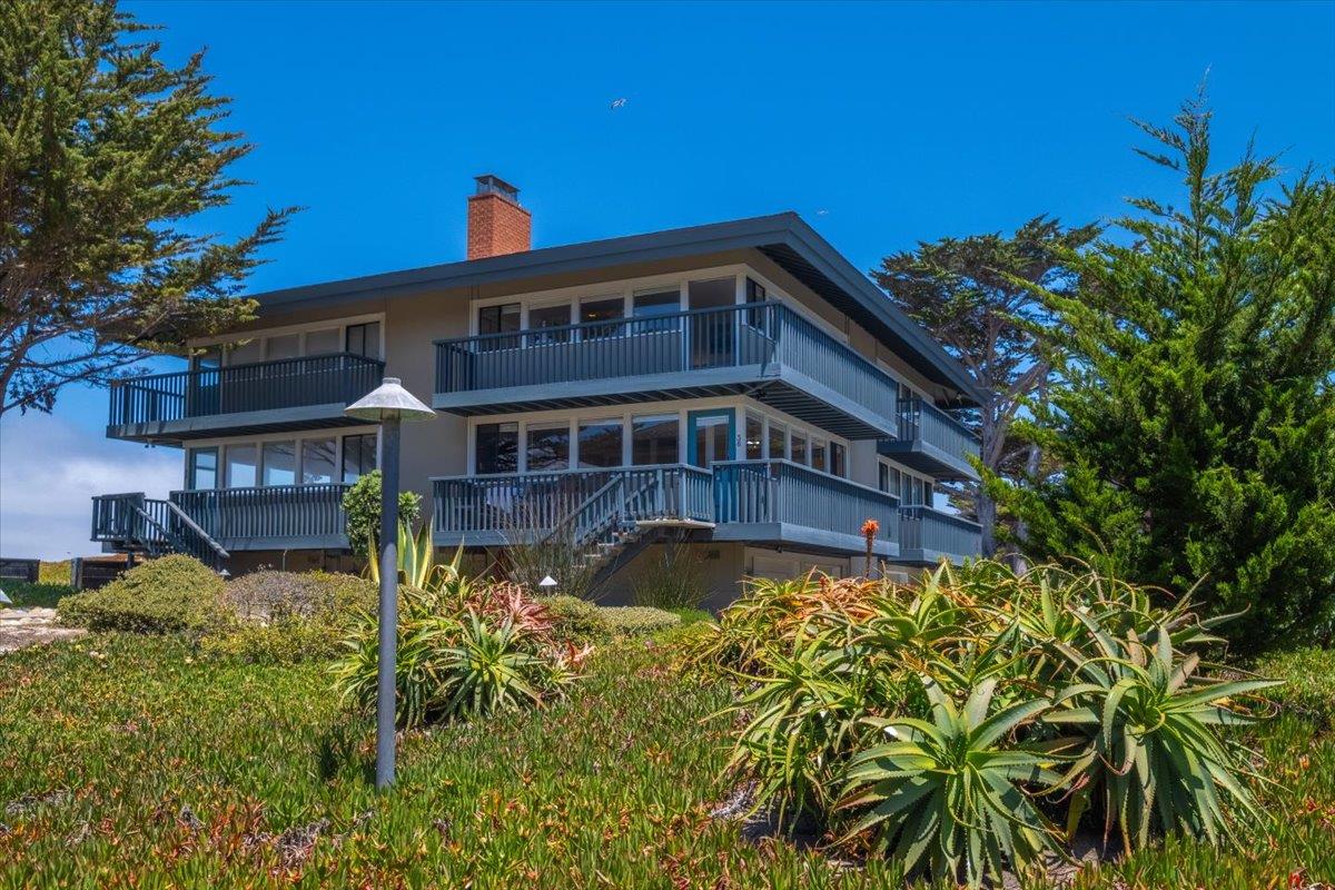Detail Gallery Image 3 of 57 For 36 La Playa St, Monterey,  CA 93940 - 2 Beds | 2/1 Baths