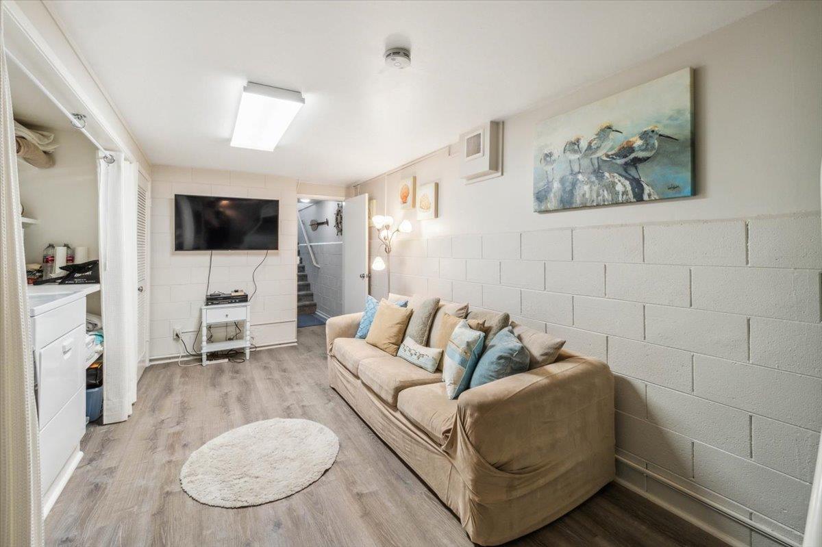 Detail Gallery Image 36 of 57 For 36 La Playa St, Monterey,  CA 93940 - 2 Beds | 2/1 Baths