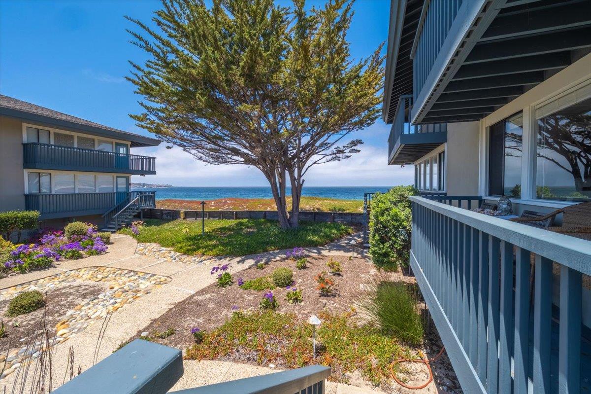 Detail Gallery Image 4 of 57 For 36 La Playa St, Monterey,  CA 93940 - 2 Beds | 2/1 Baths