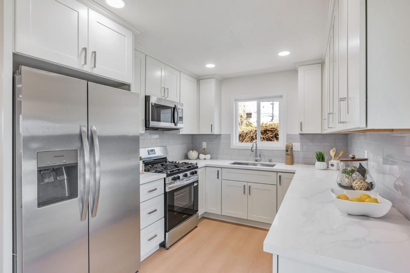 Detail Gallery Image 11 of 15 For 22052 Thelma Rnch, Hayward,  CA 94541 - 3 Beds | 1 Baths