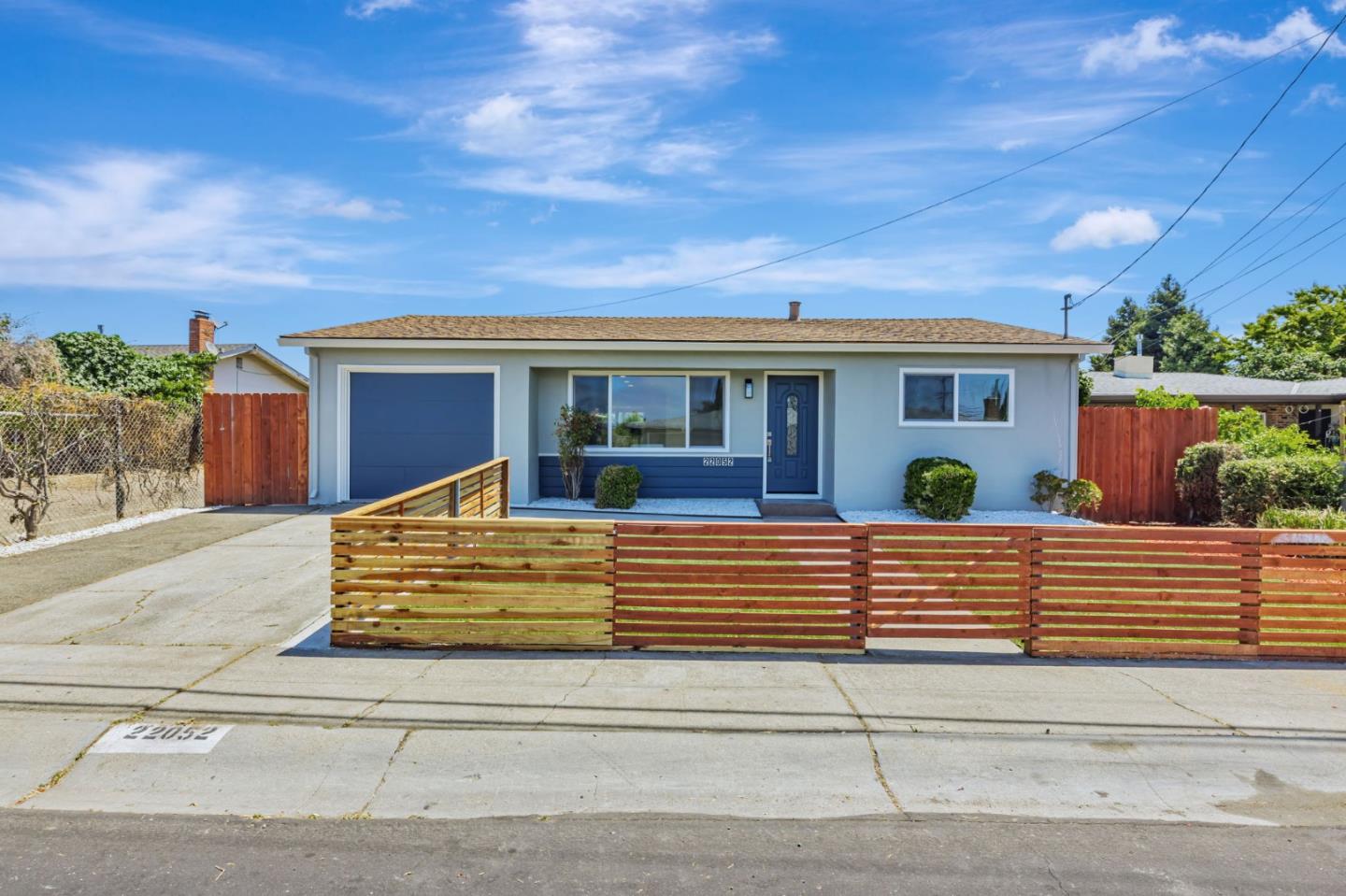 Detail Gallery Image 2 of 15 For 22052 Thelma Rnch, Hayward,  CA 94541 - 3 Beds | 1 Baths
