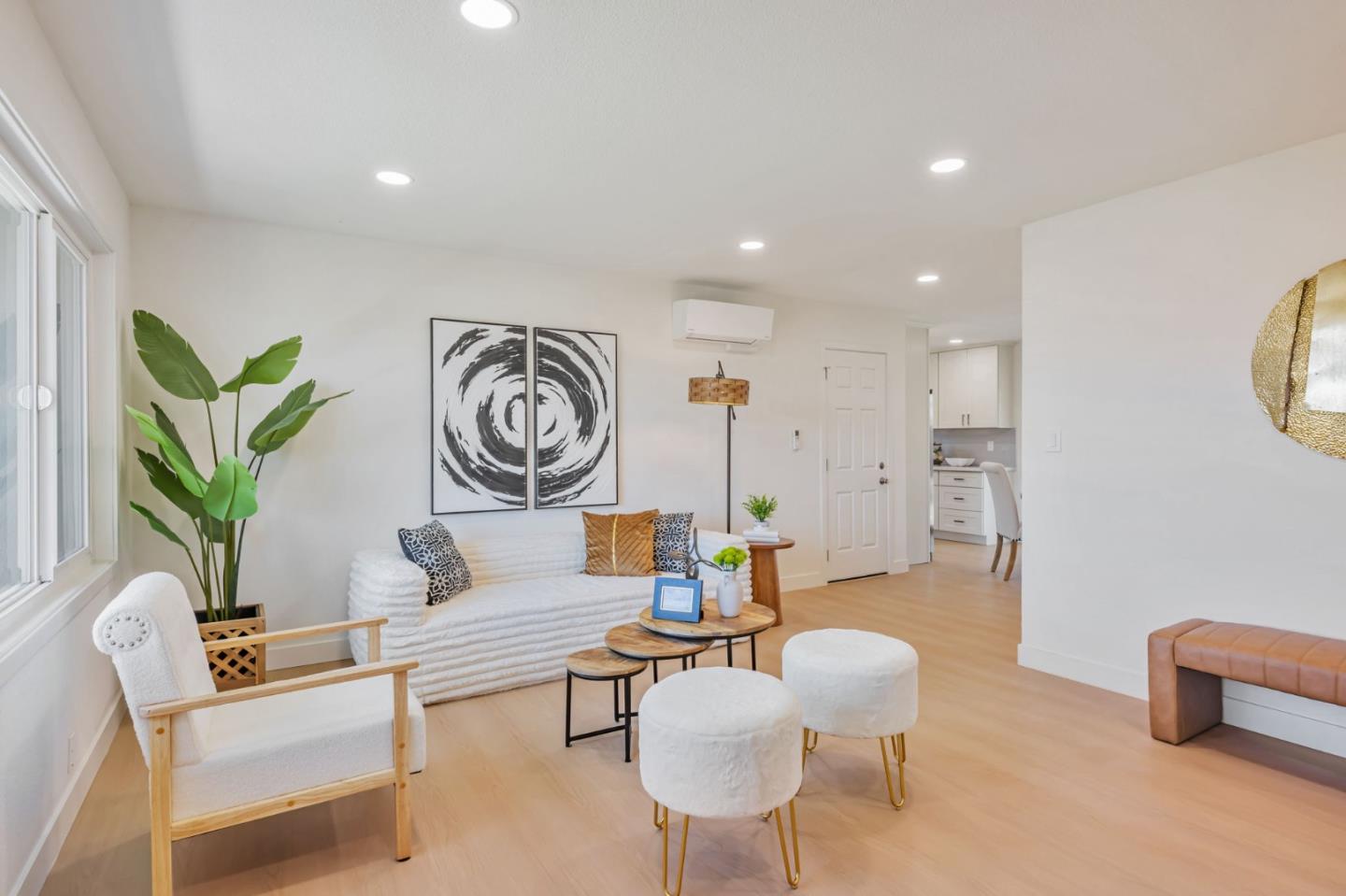 Detail Gallery Image 5 of 15 For 22052 Thelma Rnch, Hayward,  CA 94541 - 3 Beds | 1 Baths