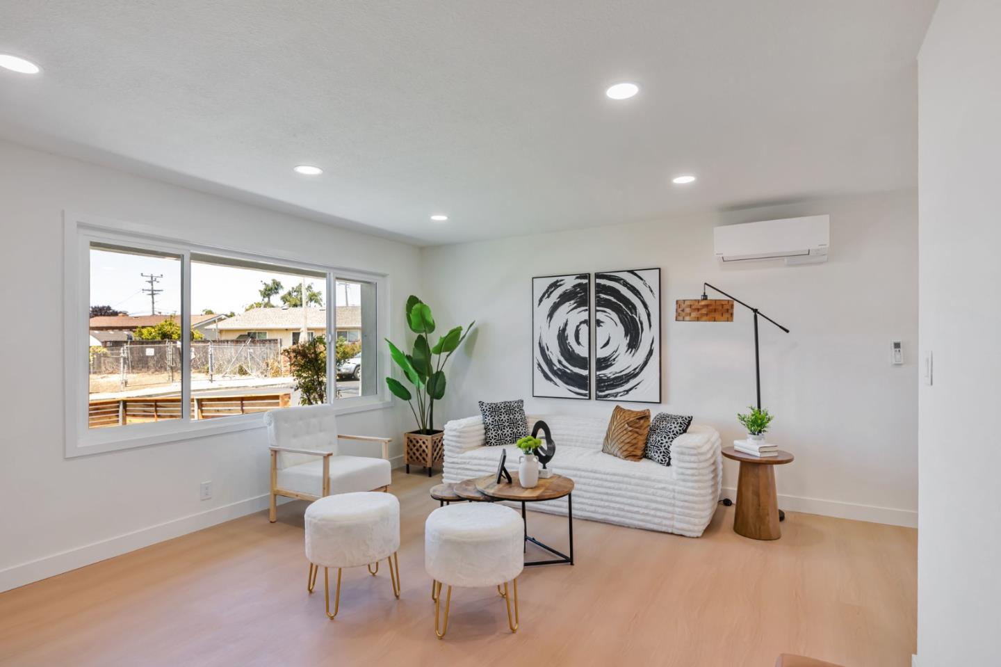 Detail Gallery Image 6 of 15 For 22052 Thelma Rnch, Hayward,  CA 94541 - 3 Beds | 1 Baths
