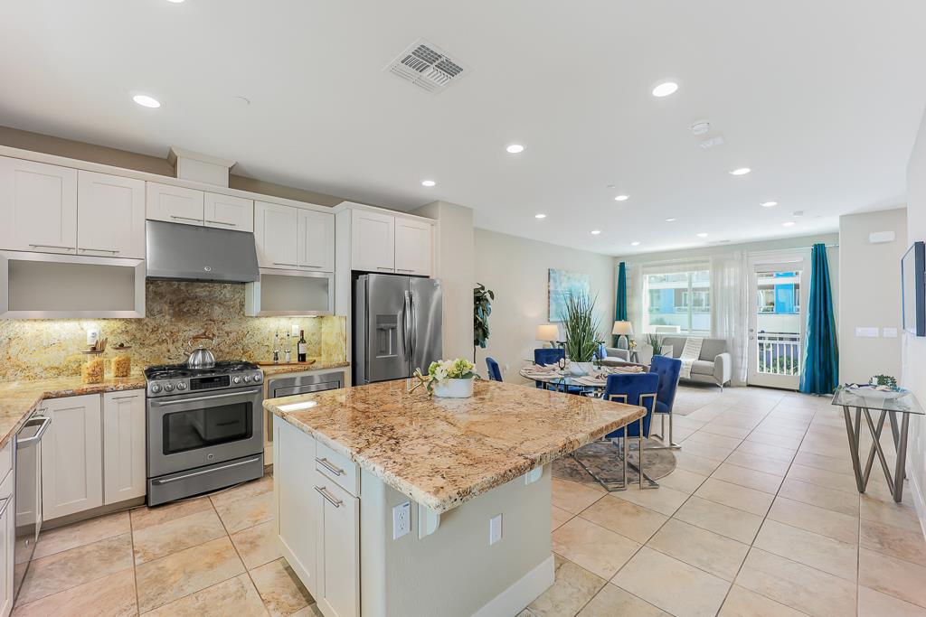 Detail Gallery Image 18 of 82 For 5956 Charlotte Dr, San Jose,  CA 95123 - 3 Beds | 3/1 Baths