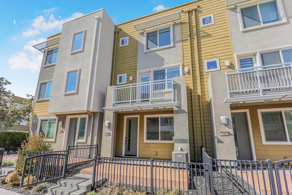 Detail Gallery Image 2 of 82 For 5956 Charlotte Dr, San Jose,  CA 95123 - 3 Beds | 3/1 Baths