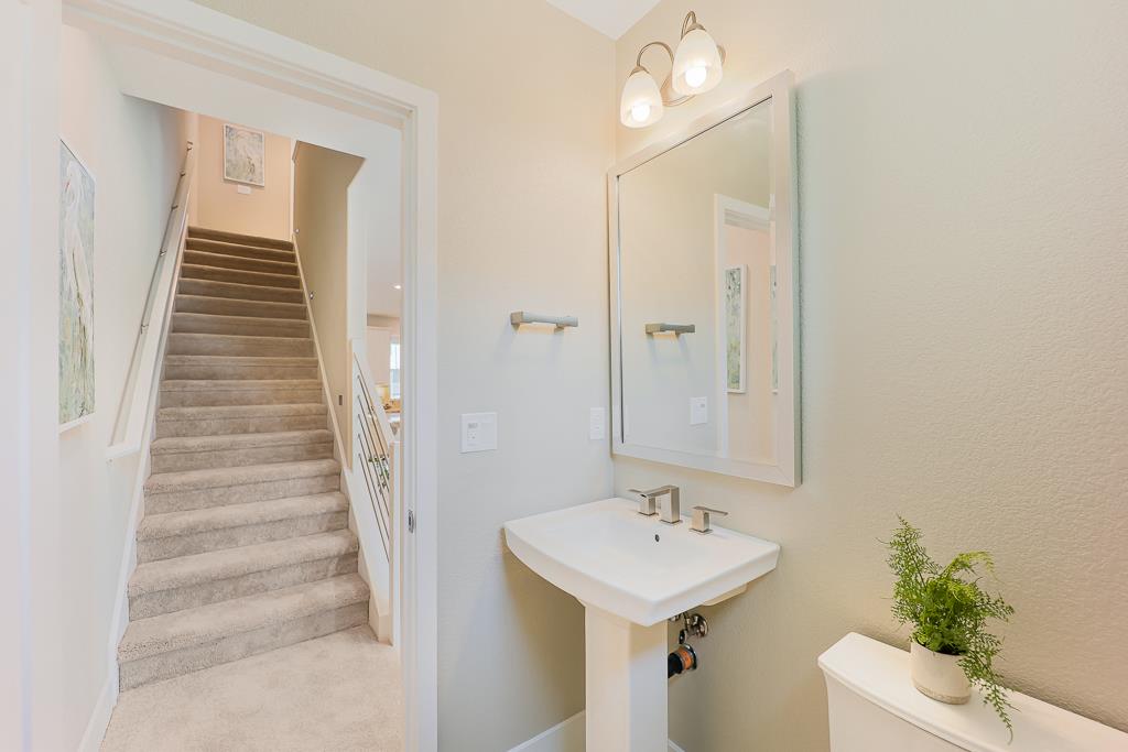 Detail Gallery Image 31 of 82 For 5956 Charlotte Dr, San Jose,  CA 95123 - 3 Beds | 3/1 Baths