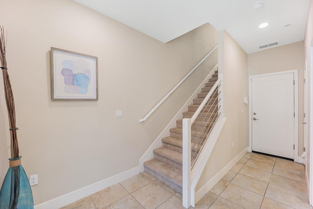Detail Gallery Image 6 of 82 For 5956 Charlotte Dr, San Jose,  CA 95123 - 3 Beds | 3/1 Baths