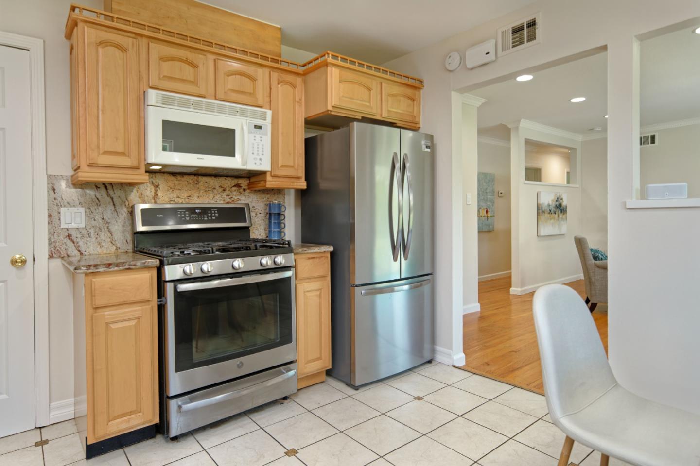 Detail Gallery Image 10 of 28 For 1432 Sprucewood Dr, San Jose,  CA 95118 - 3 Beds | 2 Baths