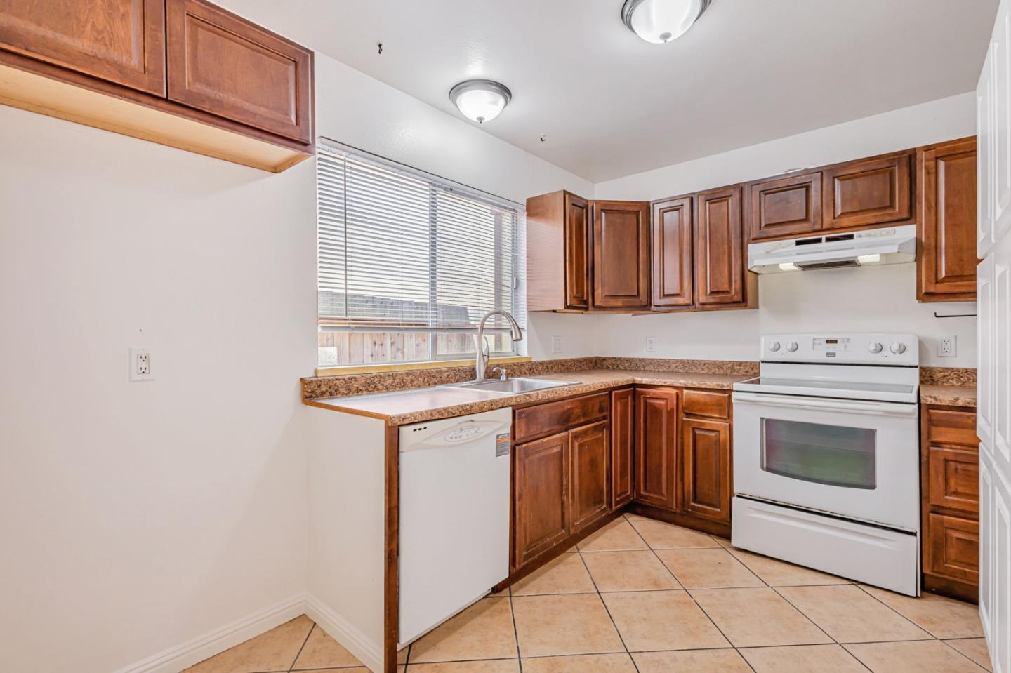 Detail Gallery Image 12 of 43 For 476 - 478 Oak Ave, Half Moon Bay,  CA 94019 - – Beds | – Baths
