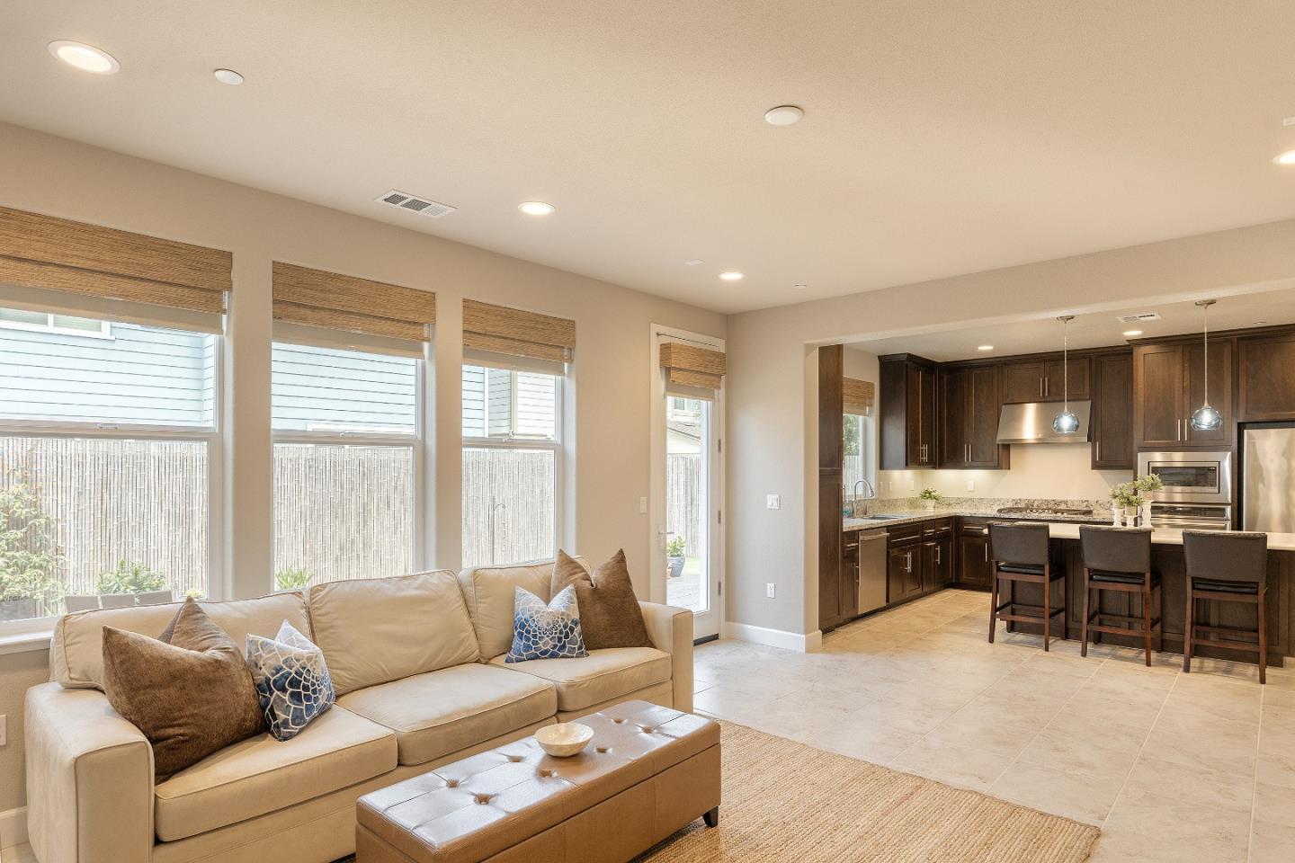 Detail Gallery Image 10 of 39 For 2757 Sea Glass Ave, Marina,  CA 93933 - 3 Beds | 2/1 Baths