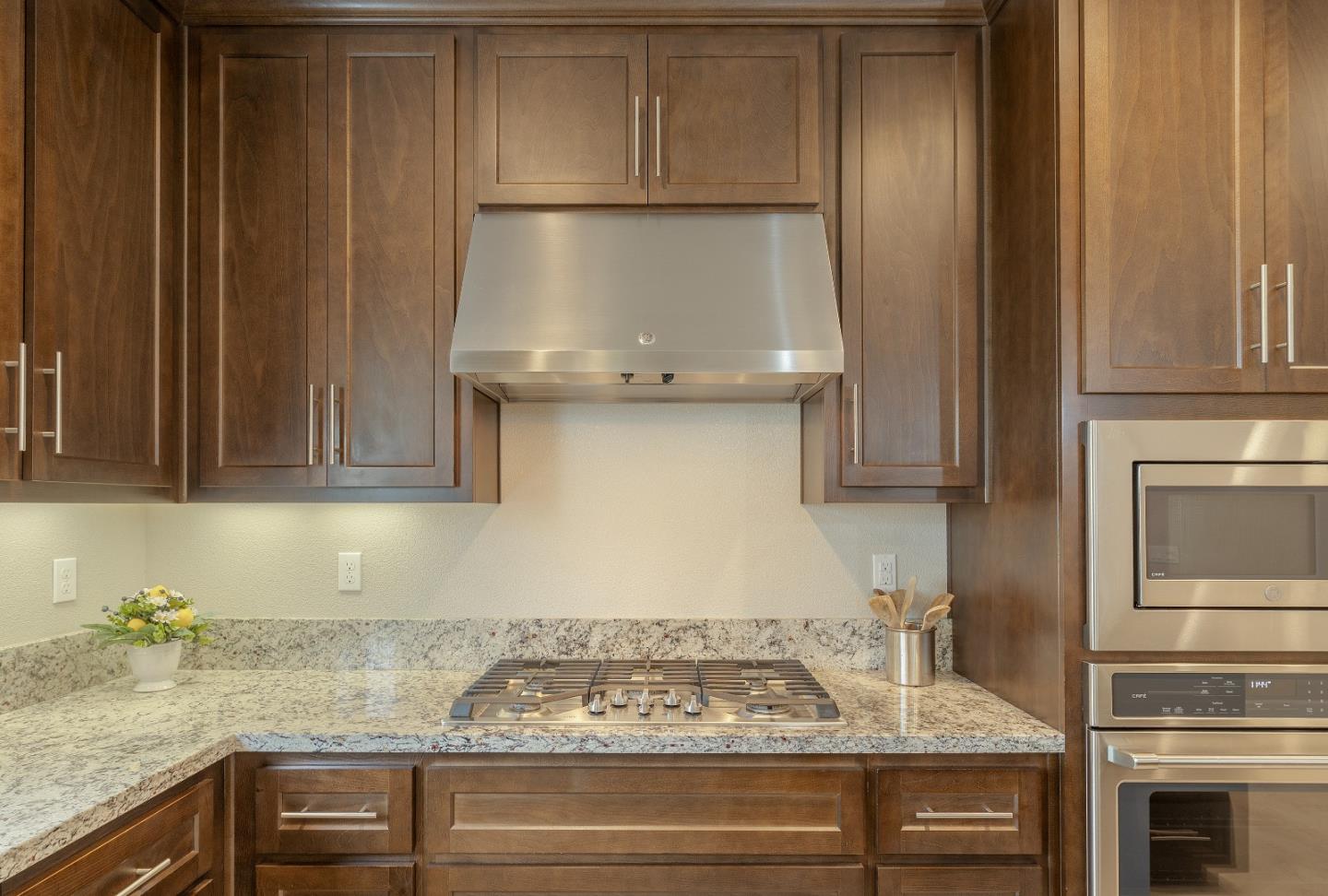 Detail Gallery Image 15 of 39 For 2757 Sea Glass Ave, Marina,  CA 93933 - 3 Beds | 2/1 Baths