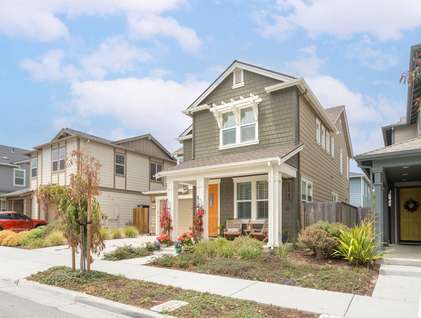 Detail Gallery Image 2 of 39 For 2757 Sea Glass Ave, Marina,  CA 93933 - 3 Beds | 2/1 Baths