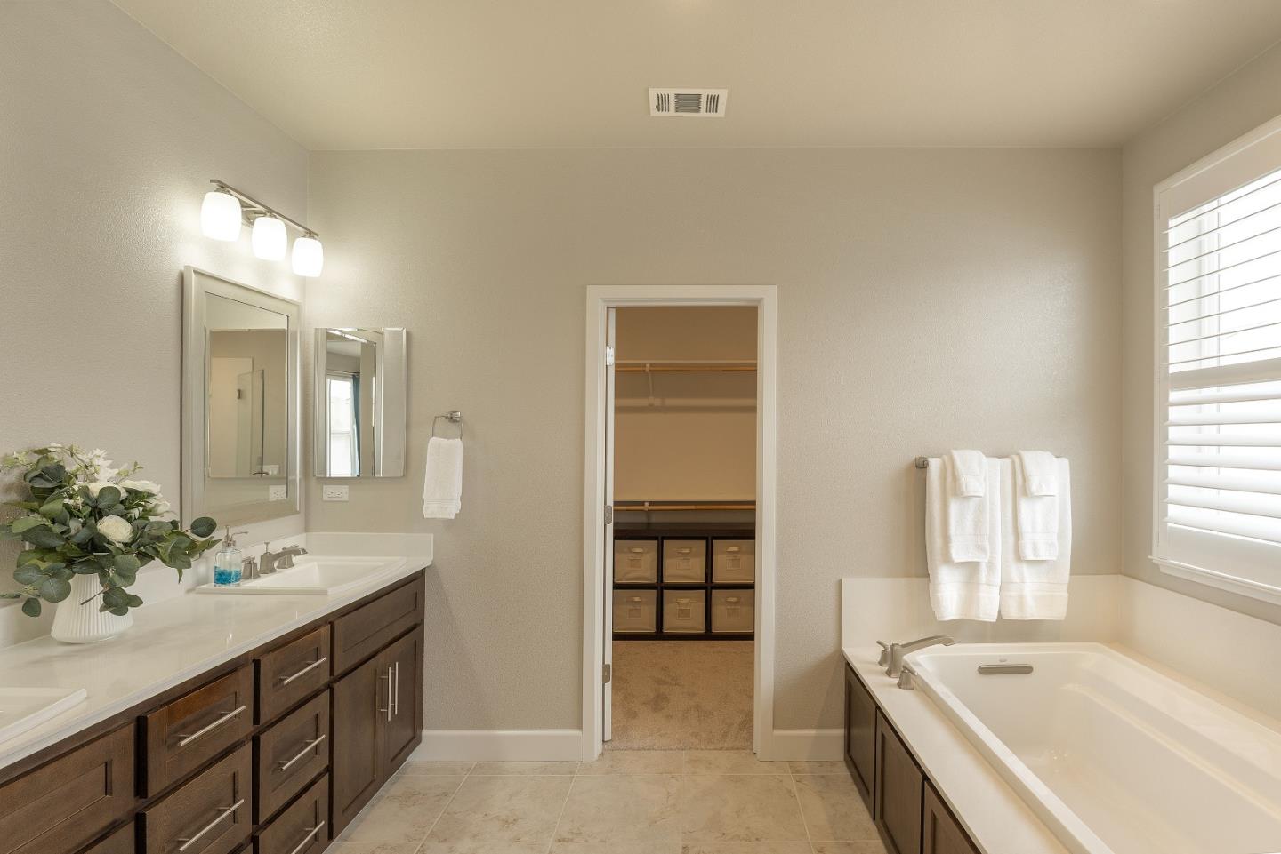Detail Gallery Image 22 of 39 For 2757 Sea Glass Ave, Marina,  CA 93933 - 3 Beds | 2/1 Baths